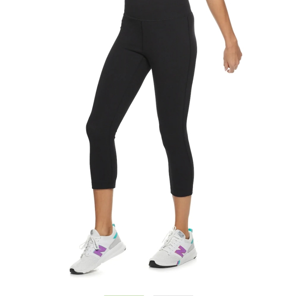 LIKE NEW  Tek Gear crop legging